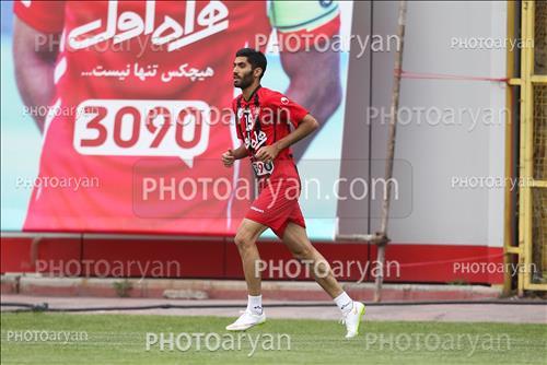 <span style='background: #33747a;box-shadow: 2px 3px 5px black;font-weight: 300;font-size: 10px;border-radius: 2px;margin: 2px;color: #fff;padding: 2px 5px;font - size: 10px;line - height: 22px; '>محمد انصاری</span> 