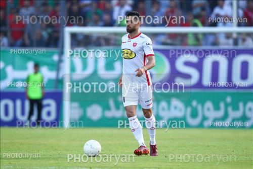 <span style='background: #33747a;box-shadow: 2px 3px 5px black;font-weight: 300;font-size: 10px;border-radius: 2px;margin: 2px;color: #fff;padding: 2px 5px;font - size: 10px;line - height: 22px; '>مرتضی پور علی گنجی</span> 