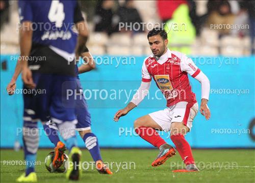 <span style='background: #33747a;font-weight: 300;font-size: 10px;box-shadow: 2px 3px 5px black;border-radius: 2px;margin: 2px;color: #fff;padding: 2px 5px;font - size: 10px;line - height: 22px; '>صادق محرمی</span> 