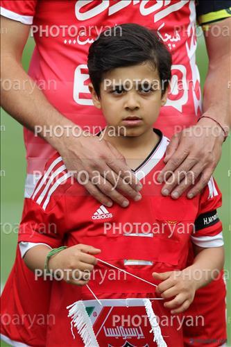 <span style='background: #33747a;box-shadow: 2px 3px 5px black;font-weight: 300;font-size: 10px;border-radius: 2px;margin: 2px;color: #fff;padding: 2px 5px;font - size: 10px;line - height: 22px; '>هانی نوروزی</span> 