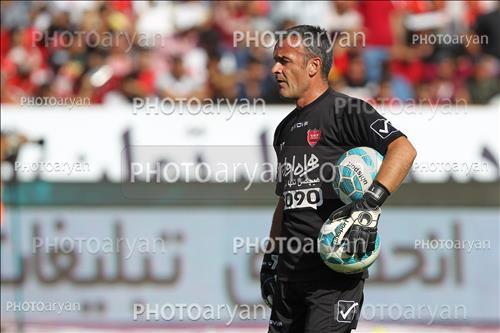 <span style='background: #33747a;box-shadow: 2px 3px 5px black;font-weight: 300;font-size: 10px;border-radius: 2px;margin: 2px;color: #fff;padding: 2px 5px;font - size: 10px;line - height: 22px; '>ایگور پانادیچ</span> 