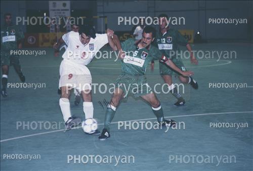 <span style='background: #33747a;font-weight: 300;font-size: 10px;box-shadow: 2px 3px 5px black;border-radius: 2px;margin: 2px;color: #fff;padding: 2px 5px;font - size: 10px;line - height: 22px; '>وحید شمسایی</span> 