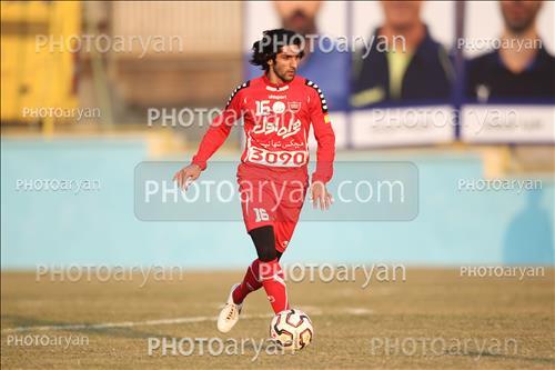 <span style='background: #33747a;font-weight: 300;font-size: 10px;box-shadow: 2px 3px 5px black;border-radius: 2px;margin: 2px;color: #fff;padding: 2px 5px;font - size: 10px;line - height: 22px; '>رضا خالقی فر</span> 