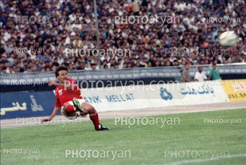 <span style='background: #33747a;font-weight: 300;font-size: 10px;box-shadow: 2px 3px 5px black;border-radius: 2px;margin: 2px;color: #fff;padding: 2px 5px;font - size: 10px;line - height: 22px; '>جواد زرینچه</span> 