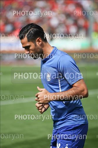 <span style='background: #33747a;font-weight: 300;font-size: 10px;box-shadow: 2px 3px 5px black;border-radius: 2px;margin: 2px;color: #fff;padding: 2px 5px;font - size: 10px;line - height: 22px; '>امیرحسین صادقی</span> 