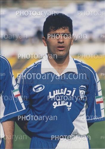 <span style='background: #33747a;box-shadow: 2px 3px 5px black;font-weight: 300;font-size: 10px;border-radius: 2px;margin: 2px;color: #fff;padding: 2px 5px;font - size: 10px;line - height: 22px; '>بهزاد داداش زاده</span> 