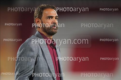 <span style='background: #33747a;box-shadow: 2px 3px 5px black;font-weight: 300;font-size: 10px;border-radius: 2px;margin: 2px;color: #fff;padding: 2px 5px;font - size: 10px;line - height: 22px; '>فیروز کریمی</span> 