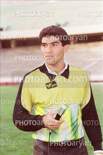 <span style='background: #33747a;font-weight: 300;font-size: 10px;box-shadow: 2px 3px 5px black;border-radius: 2px;margin: 2px;color: #fff;padding: 2px 5px;font - size: 10px;line - height: 22px; '>احمدرضا عابدزاده Ahmad Reza Abedzadeh</span> 