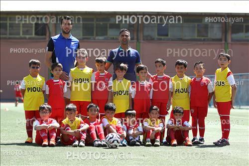 <span style='background: #33747a;font-weight: 300;font-size: 10px;box-shadow: 2px 3px 5px black;border-radius: 2px;margin: 2px;color: #fff;padding: 2px 5px;font - size: 10px;line - height: 22px; '>ولی رضایی</span> <span style='background: #33747a;font-weight: 300;font-size: 10px;box-shadow: 2px 3px 5px black;border-radius: 2px;margin: 2px;color: #fff;padding: 2px 5px;font - size: 10px;line - height: 22px; '>سیدآریا بزرگواری</span> 