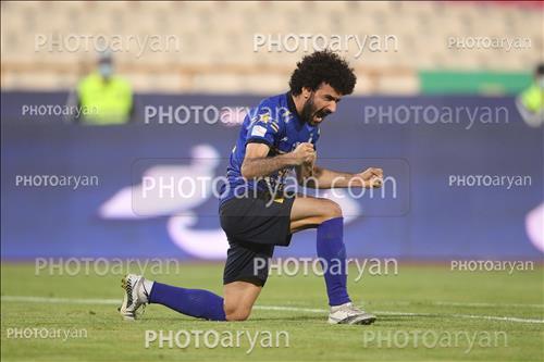 <span style='background: #33747a;box-shadow: 2px 3px 5px black;font-weight: 300;font-size: 10px;border-radius: 2px;margin: 2px;color: #fff;padding: 2px 5px;font - size: 10px;line - height: 22px; '>بابک مرادی</span> 