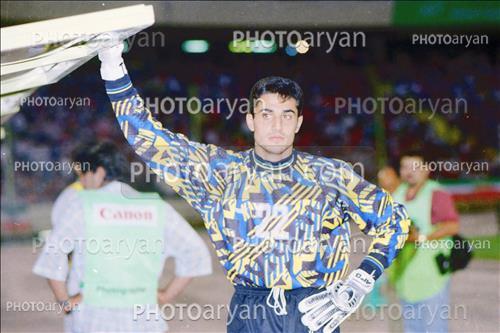 <span style='background: #33747a;box-shadow: 2px 3px 5px black;font-weight: 300;font-size: 10px;border-radius: 2px;margin: 2px;color: #fff;padding: 2px 5px;font - size: 10px;line - height: 22px; '>نیما نکیسا</span> 