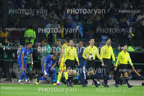 <span style='background: #33747a;font-weight: 300;font-size: 10px;box-shadow: 2px 3px 5px black;border-radius: 2px;margin: 2px;color: #fff;padding: 2px 5px;font - size: 10px;line - height: 22px; '>ورود تیم ها</span> 