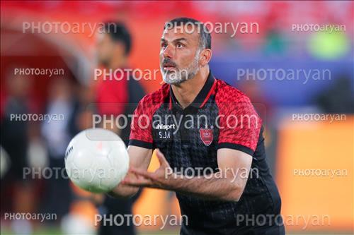 <span style='background: #33747a;box-shadow: 2px 3px 5px black;font-weight: 300;font-size: 10px;border-radius: 2px;margin: 2px;color: #fff;padding: 2px 5px;font - size: 10px;line - height: 22px; '>سید جلال حسینی</span> 