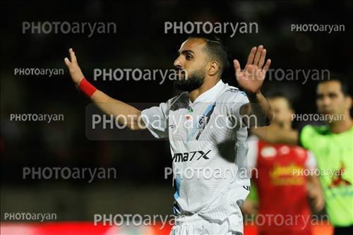 <span style='background: #33747a;font-weight: 300;font-size: 10px;box-shadow: 2px 3px 5px black;border-radius: 2px;margin: 2px;color: #fff;padding: 2px 5px;font - size: 10px;line - height: 22px; '>حامد پاکدل</span> 