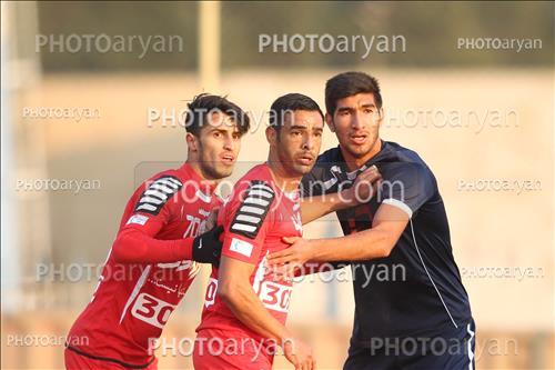 <span style='background: #33747a;font-weight: 300;font-size: 10px;box-shadow: 2px 3px 5px black;border-radius: 2px;margin: 2px;color: #fff;padding: 2px 5px;font - size: 10px;line - height: 22px; '>علی علیپور</span> 