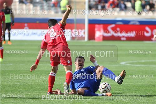 <span style='background: #33747a;font-weight: 300;font-size: 10px;box-shadow: 2px 3px 5px black;border-radius: 2px;margin: 2px;color: #fff;padding: 2px 5px;font - size: 10px;line - height: 22px; '>امید عالیشاه</span> 