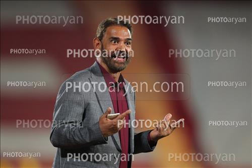 <span style='background: #33747a;box-shadow: 2px 3px 5px black;font-weight: 300;font-size: 10px;border-radius: 2px;margin: 2px;color: #fff;padding: 2px 5px;font - size: 10px;line - height: 22px; '>فیروز کریمی</span> 