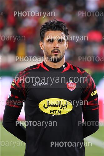 <span style='background: #33747a;font-weight: 300;font-size: 10px;box-shadow: 2px 3px 5px black;border-radius: 2px;margin: 2px;color: #fff;padding: 2px 5px;font - size: 10px;line - height: 22px; '>احمد گوهری</span> 