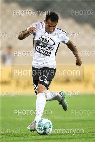 <span style='background: #33747a;box-shadow: 2px 3px 5px black;font-weight: 300;font-size: 10px;border-radius: 2px;margin: 2px;color: #fff;padding: 2px 5px;font - size: 10px;line - height: 22px; '>احمد حسن زاده</span> 