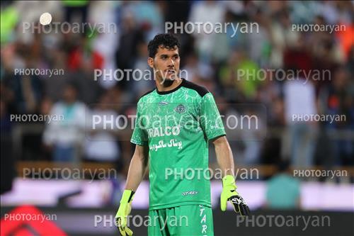 <span style='background: #33747a;box-shadow: 2px 3px 5px black;font-weight: 300;font-size: 10px;border-radius: 2px;margin: 2px;color: #fff;padding: 2px 5px;font - size: 10px;line - height: 22px; '>حسین پورحمیدی</span> 