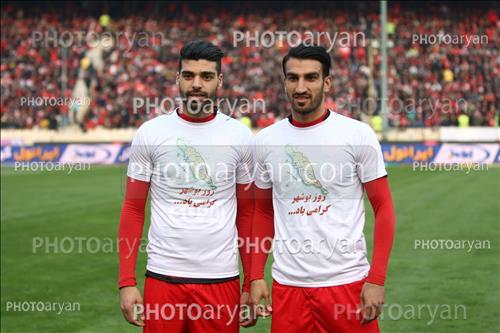 <span style='background: #33747a;font-weight: 300;font-size: 10px;box-shadow: 2px 3px 5px black;border-radius: 2px;margin: 2px;color: #fff;padding: 2px 5px;font - size: 10px;line - height: 22px; '>مهدی طارمی</span> <span style='background: #33747a;font-weight: 300;font-size: 10px;box-shadow: 2px 3px 5px black;border-radius: 2px;margin: 2px;color: #fff;padding: 2px 5px;font - size: 10px;line - height: 22px; '>حسین ماهینی</span> 