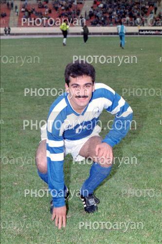 <span style='background: #33747a;box-shadow: 2px 3px 5px black;font-weight: 300;font-size: 10px;border-radius: 2px;margin: 2px;color: #fff;padding: 2px 5px;font - size: 10px;line - height: 22px; '>میرشاد ماجدی</span> 