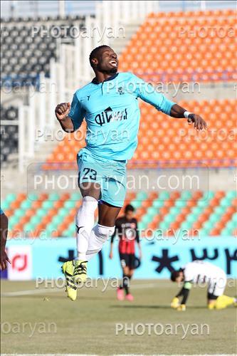 <span style='background: #33747a;font-weight: 300;font-size: 10px;box-shadow: 2px 3px 5px black;border-radius: 2px;margin: 2px;color: #fff;padding: 2px 5px;font - size: 10px;line - height: 22px; '>کنت انگ ووک</span> 