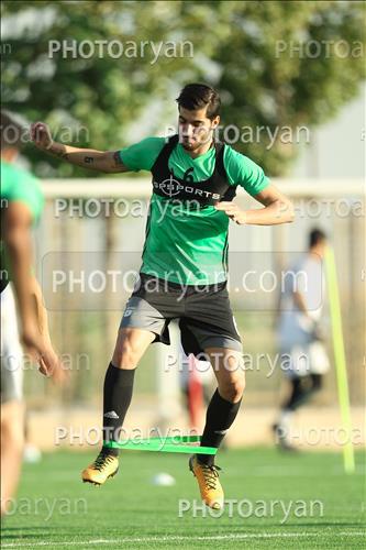 <span style='background: #33747a;box-shadow: 2px 3px 5px black;font-weight: 300;font-size: 10px;border-radius: 2px;margin: 2px;color: #fff;padding: 2px 5px;font - size: 10px;line - height: 22px; '>سعید عزت الهی</span> 