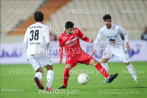 پرسپولیس 2- ذوب آهن  0 (1400/10/03)