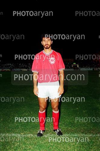 <span style='background: #33747a;font-weight: 300;font-size: 10px;box-shadow: 2px 3px 5px black;border-radius: 2px;margin: 2px;color: #fff;padding: 2px 5px;font - size: 10px;line - height: 22px; '>مجتبی محرمی</span> 