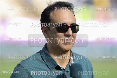 <span style='background: #33747a;box-shadow: 2px 3px 5px black;font-weight: 300;font-size: 10px;border-radius: 2px;margin: 2px;color: #fff;padding: 2px 5px;font - size: 10px;line - height: 22px; '>مزدک میرزایی</span> 