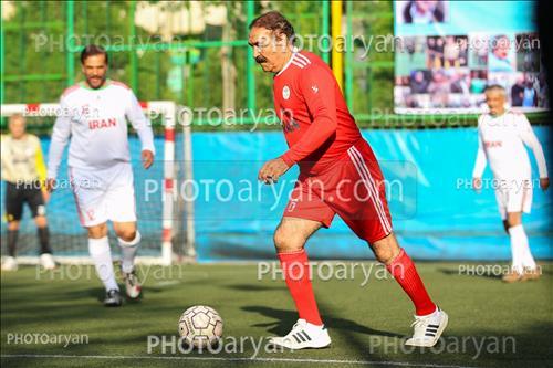 <span style='background: #33747a;box-shadow: 2px 3px 5px black;font-weight: 300;font-size: 10px;border-radius: 2px;margin: 2px;color: #fff;padding: 2px 5px;font - size: 10px;line - height: 22px; '>مجید حلوایی</span> 