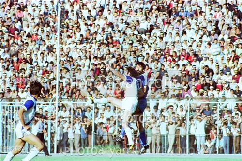 <span style='background: #33747a;box-shadow: 2px 3px 5px black;font-weight: 300;font-size: 10px;border-radius: 2px;margin: 2px;color: #fff;padding: 2px 5px;font - size: 10px;line - height: 22px; '>رضا رجبی</span> 