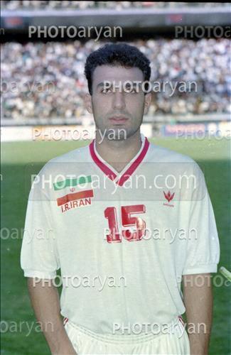 <span style='background: #33747a;font-weight: 300;font-size: 10px;box-shadow: 2px 3px 5px black;border-radius: 2px;margin: 2px;color: #fff;padding: 2px 5px;font - size: 10px;line - height: 22px; '>رضا رضایی منش</span> 