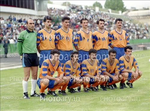 <span style='background: #33747a;box-shadow: 2px 3px 5px black;font-weight: 300;font-size: 10px;border-radius: 2px;margin: 2px;color: #fff;padding: 2px 5px;font - size: 10px;line - height: 22px; '>وازگن صفریان</span> <span style='background: #33747a;box-shadow: 2px 3px 5px black;font-weight: 300;font-size: 10px;border-radius: 2px;margin: 2px;color: #fff;padding: 2px 5px;font - size: 10px;line - height: 22px; '>ادموند اختر</span> 