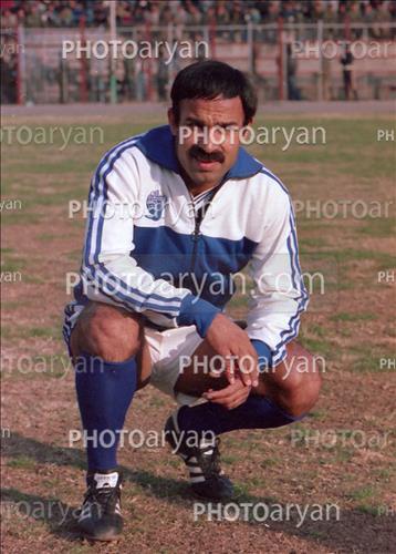 <span style='background: #33747a;box-shadow: 2px 3px 5px black;font-weight: 300;font-size: 10px;border-radius: 2px;margin: 2px;color: #fff;padding: 2px 5px;font - size: 10px;line - height: 22px; '>پرویز مظلومی</span> 