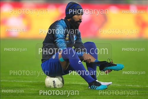 <span style='background: #33747a;box-shadow: 2px 3px 5px black;font-weight: 300;font-size: 10px;border-radius: 2px;margin: 2px;color: #fff;padding: 2px 5px;font - size: 10px;line - height: 22px; '>فرشید باقری</span> 