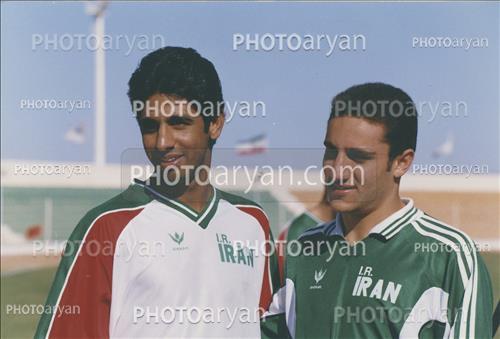 <span style='background: #33747a;box-shadow: 2px 3px 5px black;font-weight: 300;font-size: 10px;border-radius: 2px;margin: 2px;color: #fff;padding: 2px 5px;font - size: 10px;line - height: 22px; '>علی موسوی</span> 