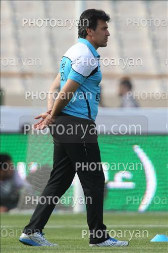 <span style='background: #33747a;font-weight: 300;font-size: 10px;box-shadow: 2px 3px 5px black;border-radius: 2px;margin: 2px;color: #fff;padding: 2px 5px;font - size: 10px;line - height: 22px; '>محمد نوازی</span> 