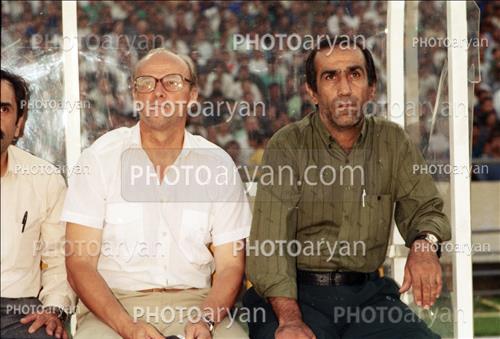 <span style='background: #33747a;box-shadow: 2px 3px 5px black;font-weight: 300;font-size: 10px;border-radius: 2px;margin: 2px;color: #fff;padding: 2px 5px;font - size: 10px;line - height: 22px; '>علی جباری</span> 