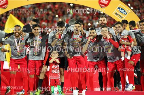 <span style='background: #33747a;box-shadow: 2px 3px 5px black;font-weight: 300;font-size: 10px;border-radius: 2px;margin: 2px;color: #fff;padding: 2px 5px;font - size: 10px;line - height: 22px; '>رضا کرملا چعب</span> <span style='background: #33747a;box-shadow: 2px 3px 5px black;font-weight: 300;font-size: 10px;border-radius: 2px;margin: 2px;color: #fff;padding: 2px 5px;font - size: 10px;line - height: 22px; '>مهدی طارمی</span> <span style='background: #33747a;box-shadow: 2px 3px 5px black;font-weight: 300;font-size: 10px;border-radius: 2px;margin: 2px;color: #fff;padding: 2px 5px;font - size: 10px;line - height: 22px; '>علیرضا بیرانوند</span> 