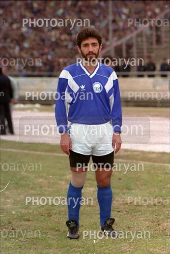 <span style='background: #33747a;box-shadow: 2px 3px 5px black;font-weight: 300;font-size: 10px;border-radius: 2px;margin: 2px;color: #fff;padding: 2px 5px;font - size: 10px;line - height: 22px; '>امیر قلعه نویی</span> 