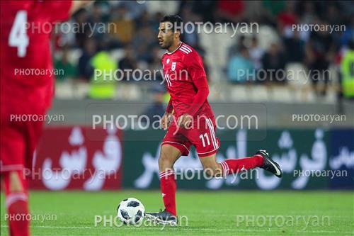 <span style='background: #33747a;font-weight: 300;font-size: 10px;box-shadow: 2px 3px 5px black;border-radius: 2px;margin: 2px;color: #fff;padding: 2px 5px;font - size: 10px;line - height: 22px; '>وحید امیری</span> 