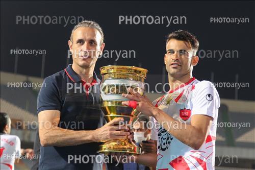 <span style='background: #33747a;font-weight: 300;font-size: 10px;box-shadow: 2px 3px 5px black;border-radius: 2px;margin: 2px;color: #fff;padding: 2px 5px;font - size: 10px;line - height: 22px; '>یحیی گل محمدی</span> <span style='background: #33747a;font-weight: 300;font-size: 10px;box-shadow: 2px 3px 5px black;border-radius: 2px;margin: 2px;color: #fff;padding: 2px 5px;font - size: 10px;line - height: 22px; '>عیسی ال کثیر</span> 