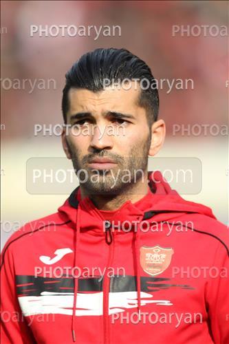 <span style='background: #33747a;font-weight: 300;font-size: 10px;box-shadow: 2px 3px 5px black;border-radius: 2px;margin: 2px;color: #fff;padding: 2px 5px;font - size: 10px;line - height: 22px; '>محسن مسلمان</span> 