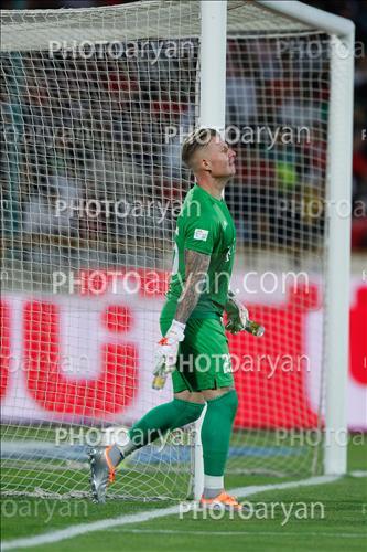 <span style='background: #33747a;font-weight: 300;font-size: 10px;box-shadow: 2px 3px 5px black;border-radius: 2px;margin: 2px;color: #fff;padding: 2px 5px;font - size: 10px;line - height: 22px; '>کریستوفر کنت</span> 