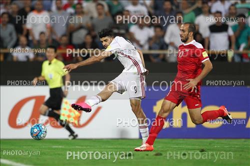 <span style='background: #33747a;font-weight: 300;font-size: 10px;box-shadow: 2px 3px 5px black;border-radius: 2px;margin: 2px;color: #fff;padding: 2px 5px;font - size: 10px;line - height: 22px; '>مهدی طارمی</span> 