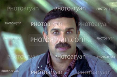 <span style='background: #33747a;box-shadow: 2px 3px 5px black;font-weight: 300;font-size: 10px;border-radius: 2px;margin: 2px;color: #fff;padding: 2px 5px;font - size: 10px;line - height: 22px; '>پرویز مظلومی</span> 