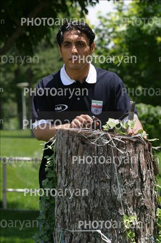 <span style='background: #33747a;font-weight: 300;font-size: 10px;box-shadow: 2px 3px 5px black;border-radius: 2px;margin: 2px;color: #fff;padding: 2px 5px;font - size: 10px;line - height: 22px; '>رسول خطیبی</span> 