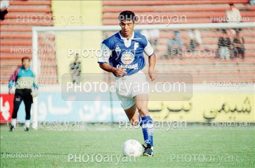 <span style='background: #33747a;box-shadow: 2px 3px 5px black;font-weight: 300;font-size: 10px;border-radius: 2px;margin: 2px;color: #fff;padding: 2px 5px;font - size: 10px;line - height: 22px; '>مهدی پاشازاده</span> 